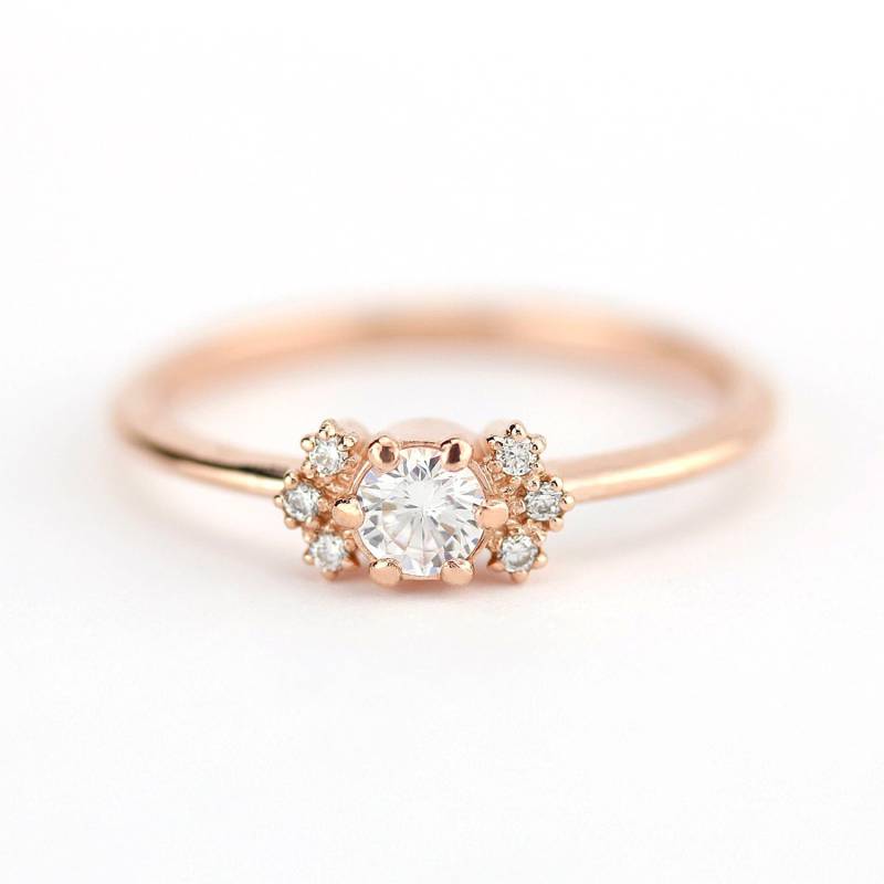 18K Solid Gold Diamant Cluster Verlobungsring 18K Solid Gold Diamant Cluster Verlobungsring von NOOI