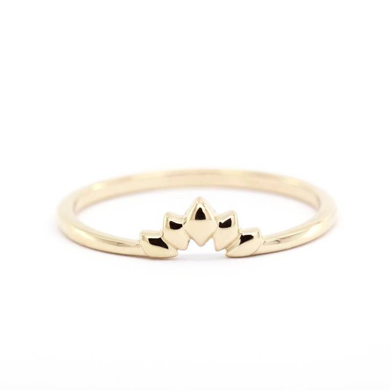 Lotus 18K Gold Ehering Geschwungener Kronenring von NOOI