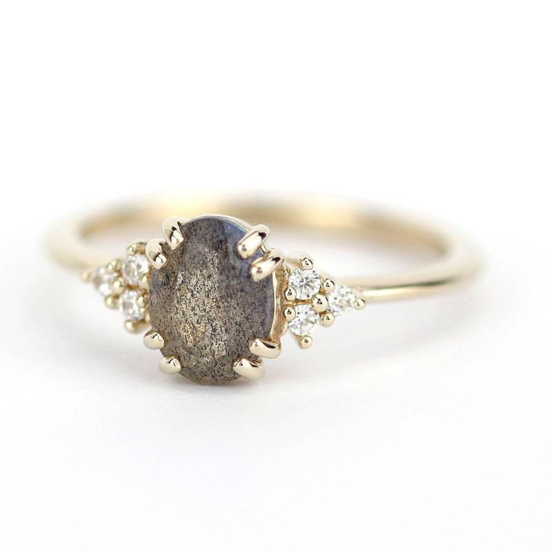 Oval Labradorit Verlobungsring 750Er Gold Diamant Gruppe Oval Labradorit Verlobungsring 750Er Gold Diamant Gruppe von NOOI