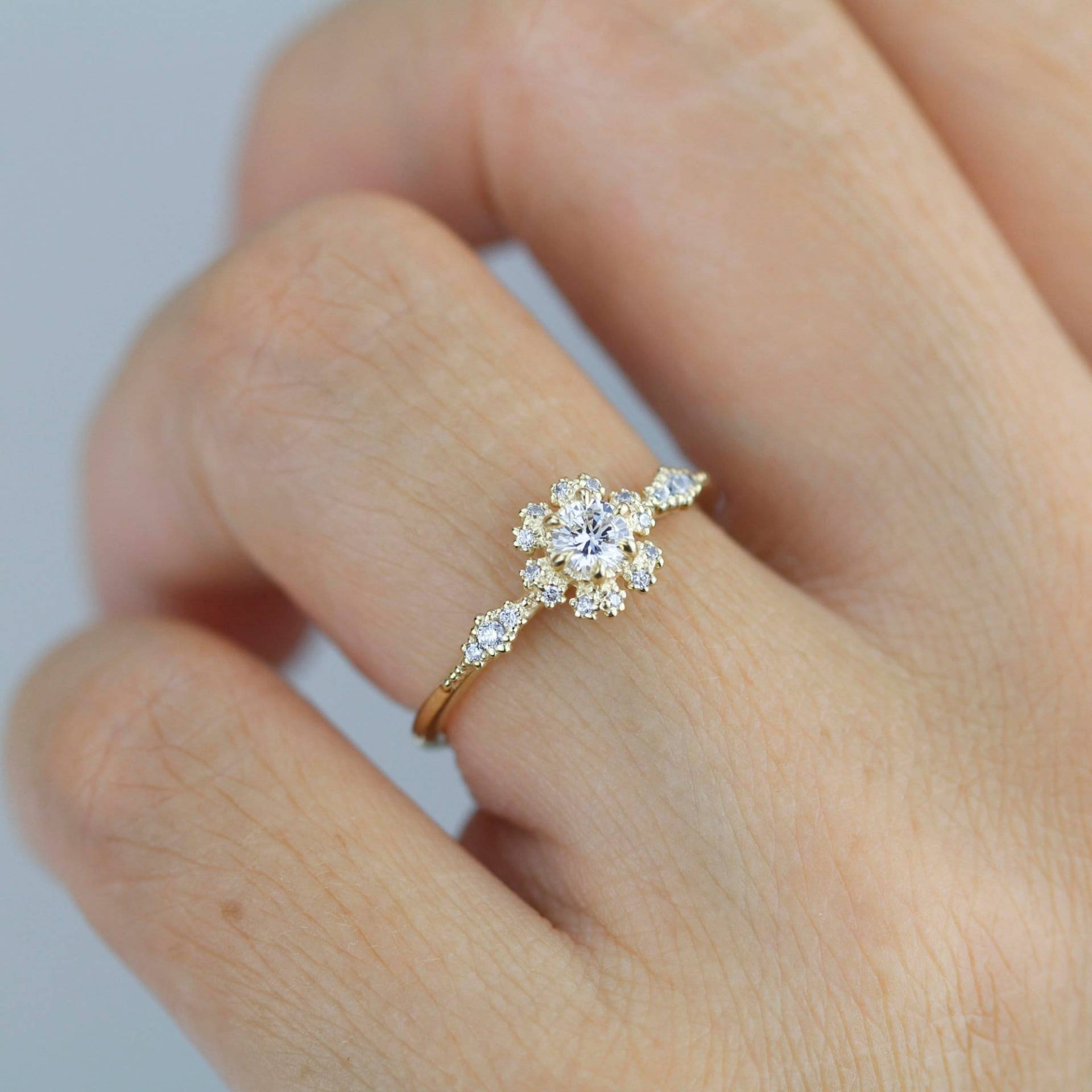 Diamant Verlobungsring, Runder Alternative Ring, Halo-Verlobungsring, Naturring | R 341Bt von NOOIjewelry