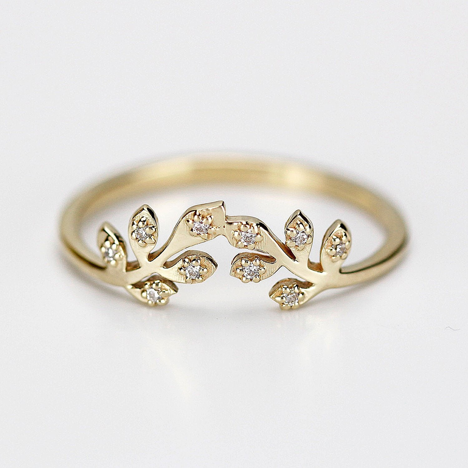Zierlicher 18K Goldring Mit Diamant-Ehering von NOOIjewelry