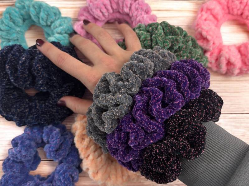 Speckled Scrunchies | Gesprenkelte Häkel-Scrunchies Aus Samt Garn Verschiedene Farben von NORArtandCraft