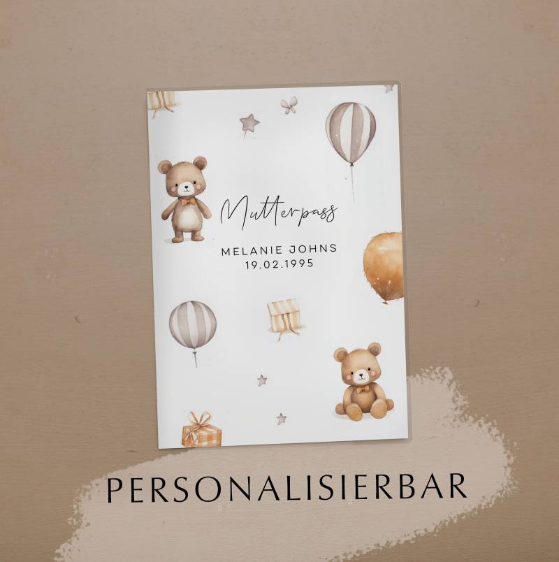 Mutterpass Hülle Personalisiert Mit Name | Schutzhülle Zusatzfach Zur Aufbewahrung Für Ultraschallbilder Motiv Bär Ballone Molly Weiß von NORDEULE
