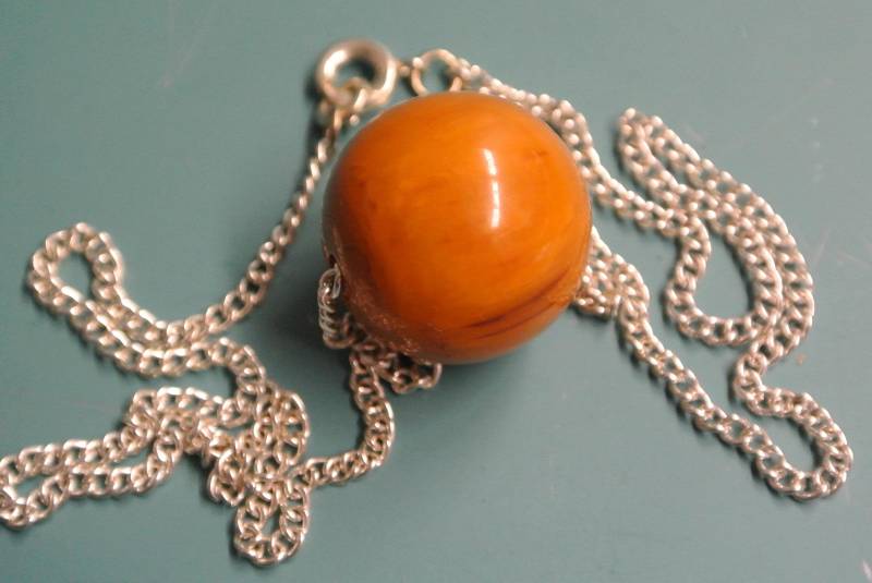 Vintage 1940Er Jahre Bakelit Kugelkette Gold Brown Swirl von NORDICARTRETRO