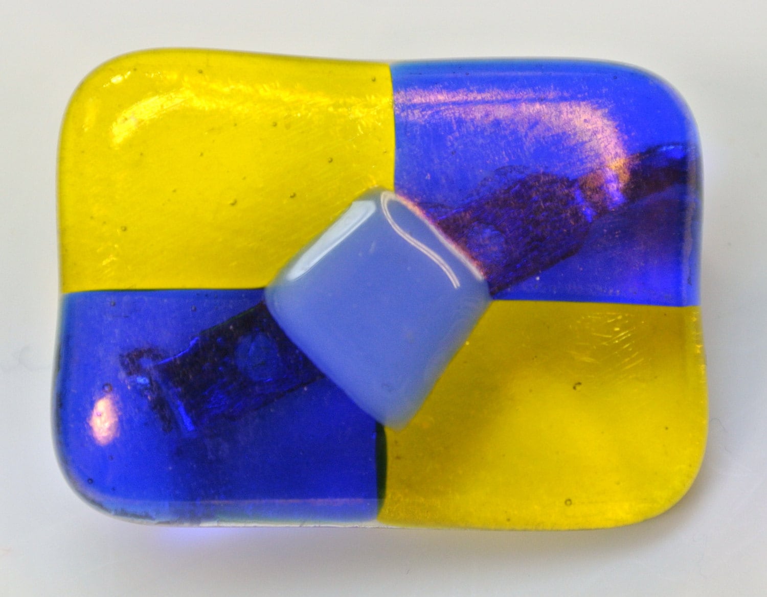 Vintage 1970Er Jahre Fusing Glass Brosche Handgefertigtes Blue & Yellow Design von NORDICARTVINTAGE