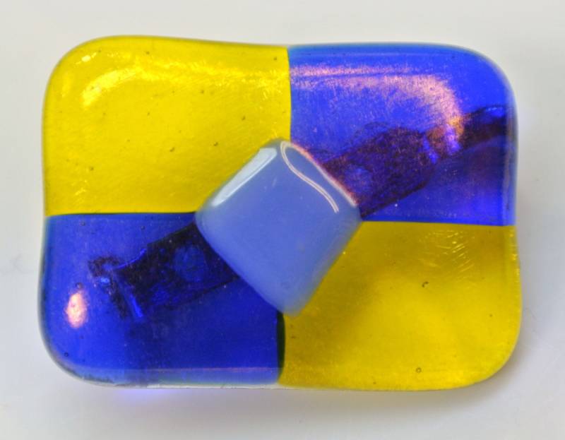 Vintage 1970Er Jahre Fusing Glass Brosche Handgefertigtes Blue & Yellow Design von NORDICARTVINTAGE
