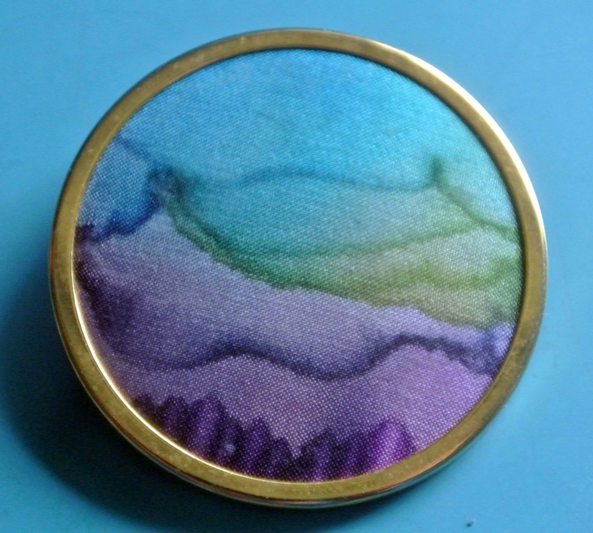 Vintage 1970Er Jahre Handbemalte Seidenbrosche Landschaftsmalerei, Markierung Uhlig von NORDICARTVINTAGE