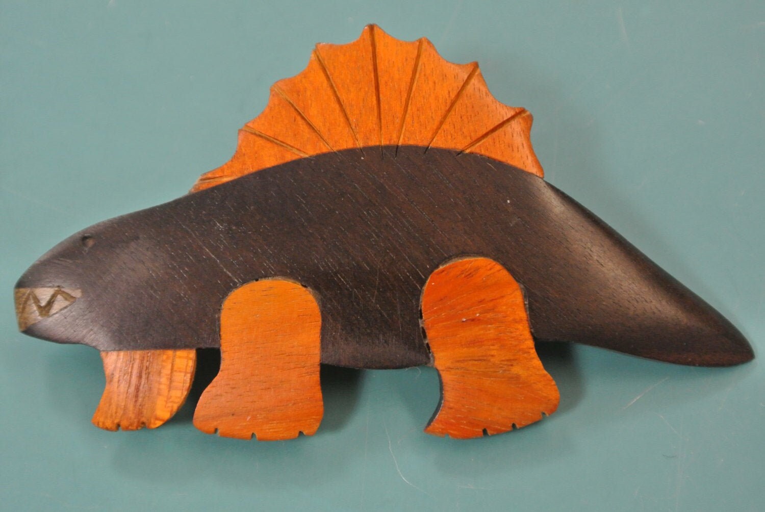 Vintage 1970Er Jahre Handgefertigte Holz Dinosaurier Brosche von NORDICARTVINTAGE