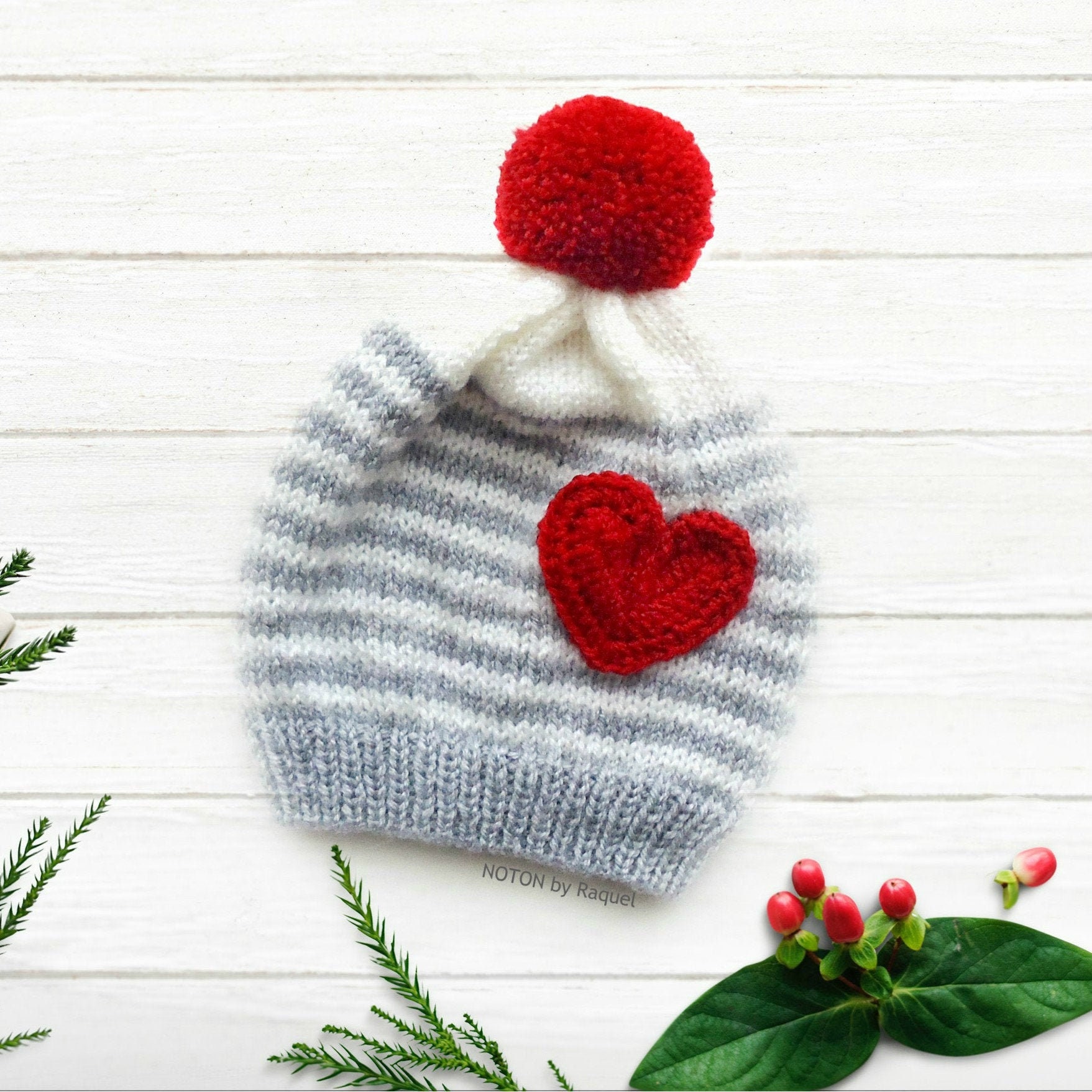 Weiß Und Grau Gestrickte Mütze Rotes Herz | 12-24 Monate Noton Von Raquel Für Kids von NOTONbyRaquelKIDS