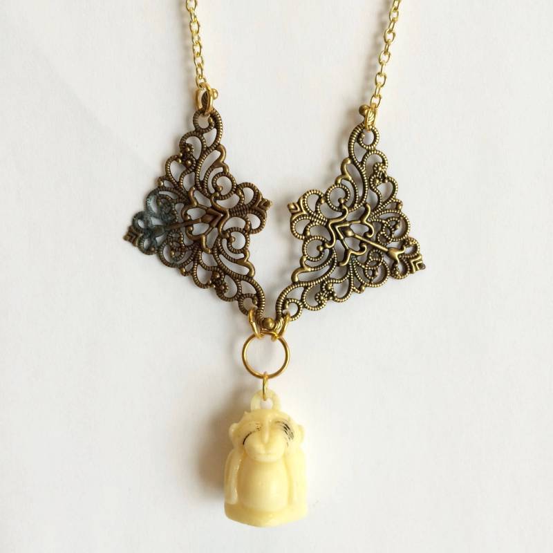 Vintage Kunststoff Affen Sehen Keine Böse Zauber-Halskette Vintage Kunststoff Affen Sehen Keine Böse Zauber-Halskette von NPoeticus