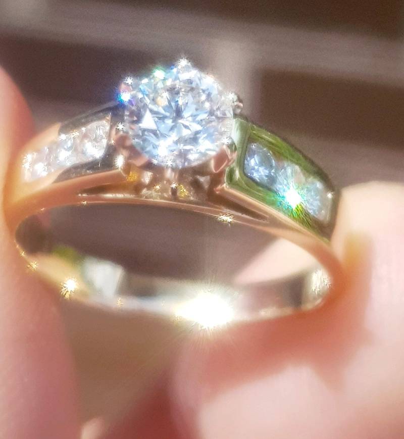 Echte Natürliche 0, 7 Karat Diamant Farbe H I I1 Gia Solider 14K Gelbgold Ring. Farbloser Diamant-Verlobungsring. Hochzeit Kathedrale Pflastern von NRSDiamonds