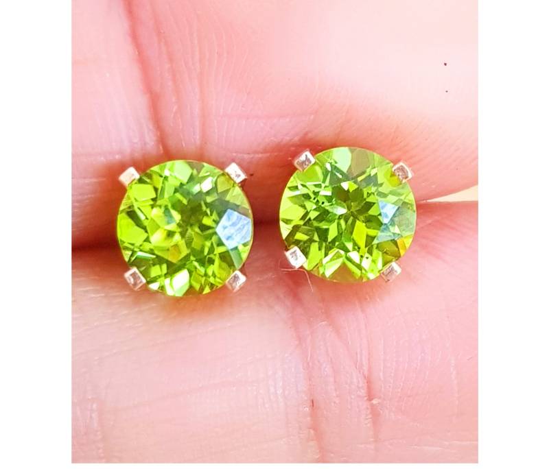 Echte Natürliche Vs Grün Peridot 14K Solid Gelbgold Ohrstecker. Rund Schmuck. Grüner Diamant Alternative von NRSDiamonds