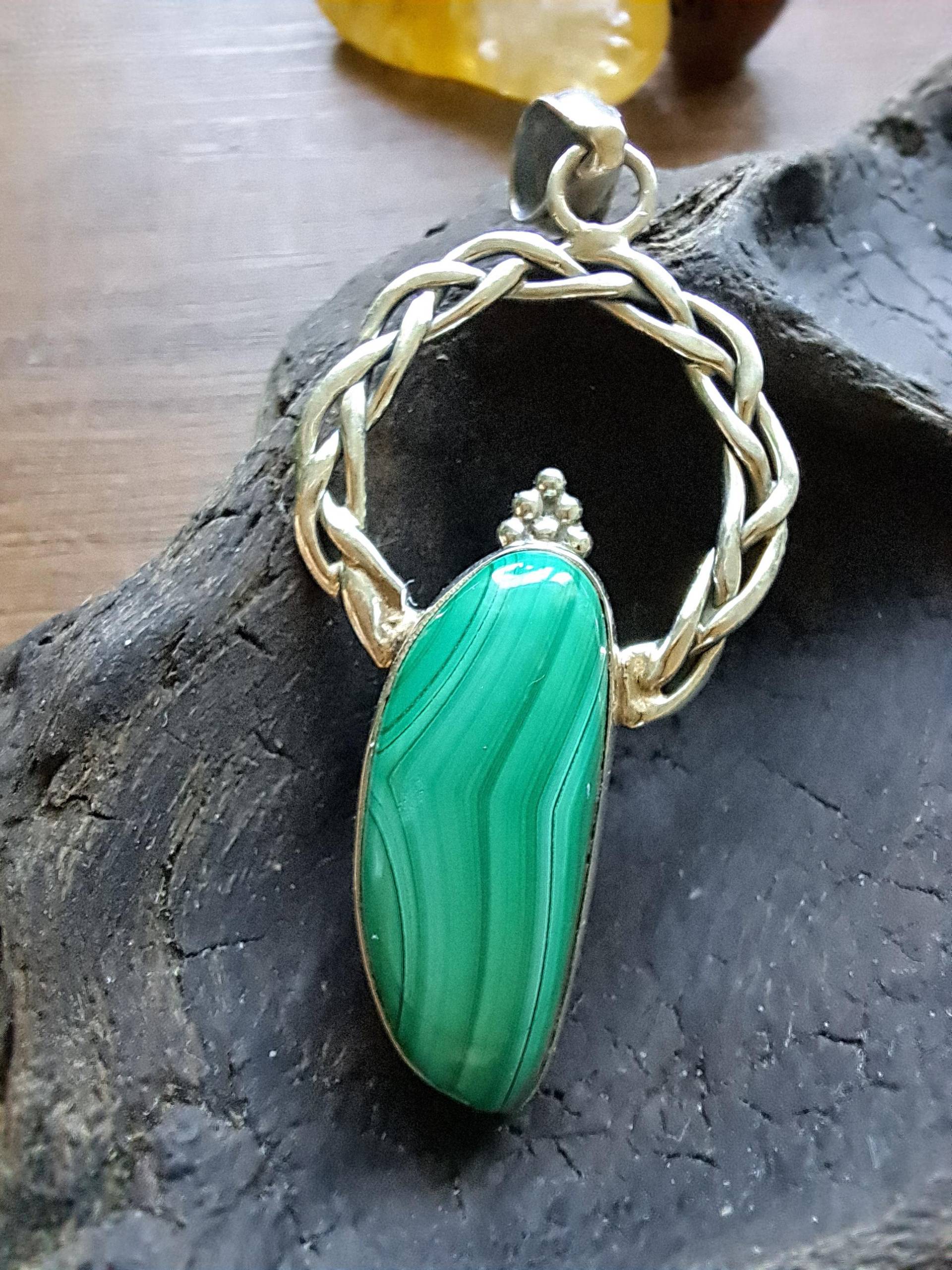 Malachit Anhänger. Silber Unendlichkeit. Natur Schmuck von NRSeelenhoelzer