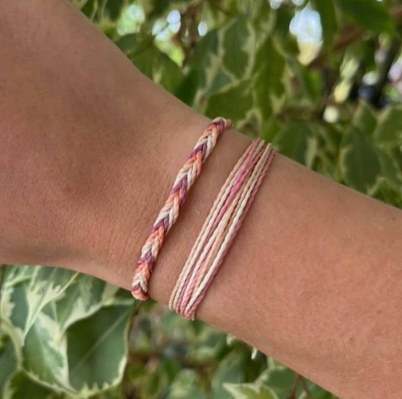 Verstellbares Wasserfestes Freundschaftsarmband Set | Lila, Pink, Beige, Weiß von NTbracelets