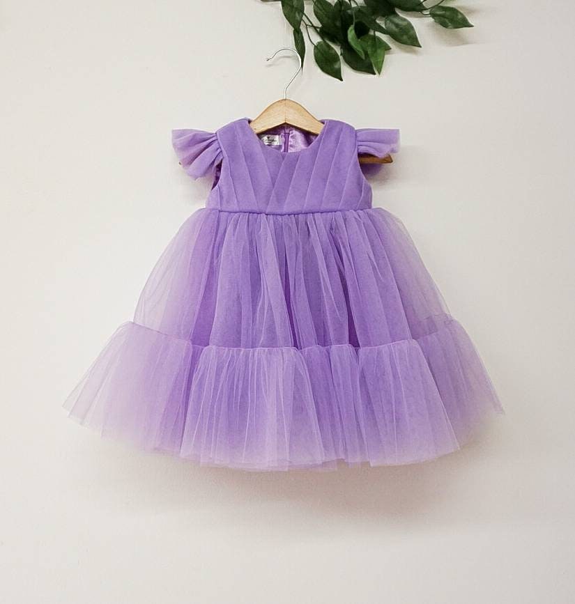 Baby Tüll Kleid, Flieder Mädchen Blumenmädchen Lila Violettes Kurzes Schmetterlingsarm Outfit, Erster Geburtstagsparty, Kleinkindkleid von NTyravskaDesign