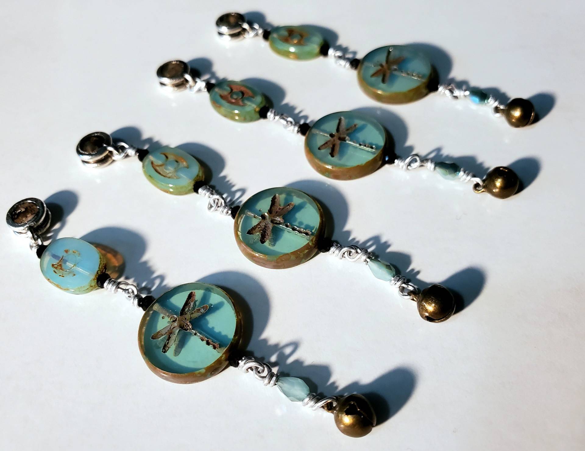 Dread Perlen - Libelle Für Dreadlocks & Geflochtene Haare Einzeln Verkauft Festival Season Glöckchen Aus Messing Silber Aqua Blaue Dreads Dread Perlen - Libelle Für Dreadlocks & Geflochtene Haare Einzeln Verkauft Festival Season Glöckchen Aus Messing Silber Aqua Blaue Dreads von NVCL3ARBVTT3RFLY