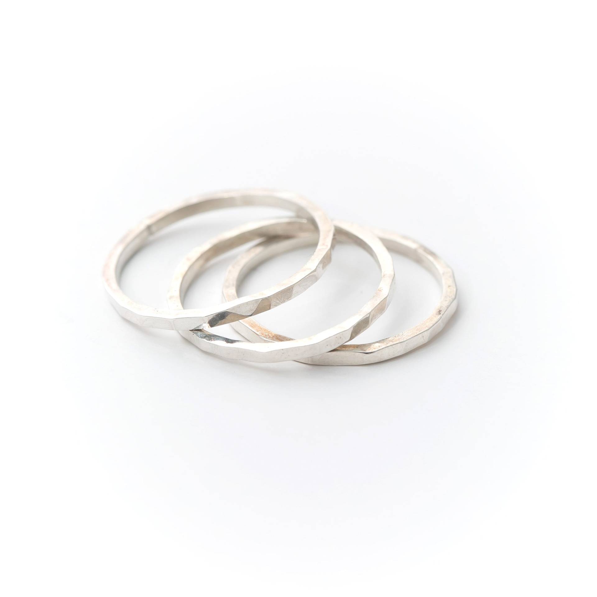 3Er Set Gehämmerte Stapelringe - Stapelring Oder Midiring Aus Sterlingsilber 3Er Set Gehämmerte Stapelringe - Stapelring Oder Midiring Aus Sterlingsilber von NVMBRDCMBR