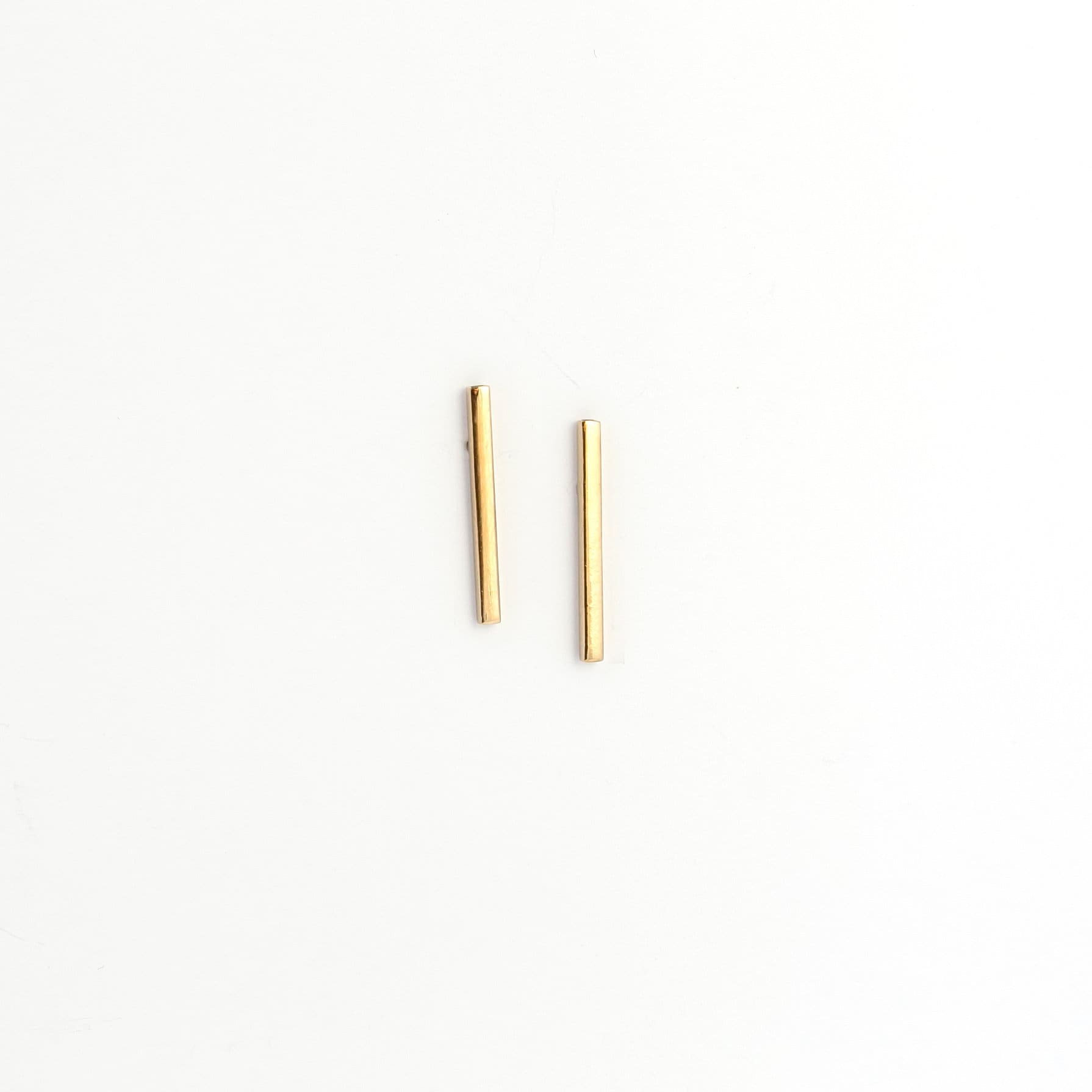 Bar Ohrstecker Minimale Ohrringe in Sterling Silber Oder 14K Gold Gefüllt Handgefertigtes Paar Nvmbr Dcmbr Bar Ohrstecker Minimale Ohrringe in Sterling Silber Oder 14K Gold Gefüllt Handgefertigtes Paar Nvmbr Dcmbr von NVMBRDCMBR
