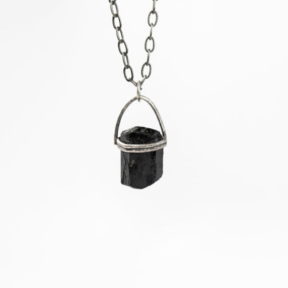Black Tourmaline Power Piece Pendant Black Tourmaline Power Piece Pendant von NVisionbyNicoleFoos
