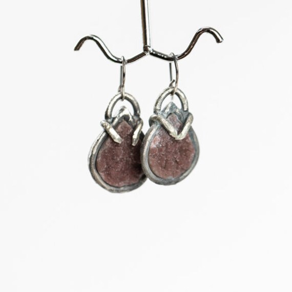 Kleine, Tiefe Rose, Die Druzy Ohrringe von NVisionbyNicoleFoos