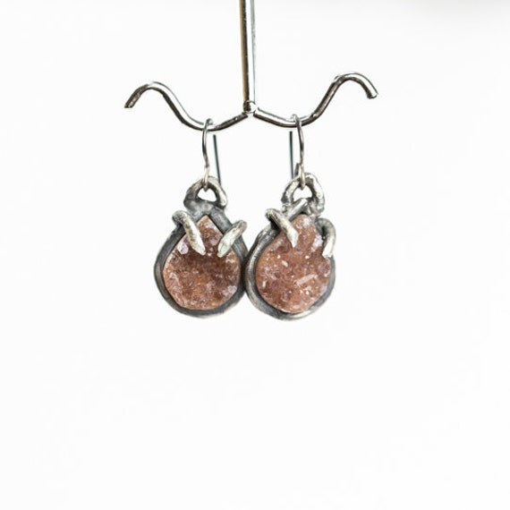 Kleine Tiefe, Tiefe Pfirsich, Die Druzy Ohrringe Kleine Tiefe, Tiefe Pfirsich, Die Druzy Ohrringe von NVisionbyNicoleFoos