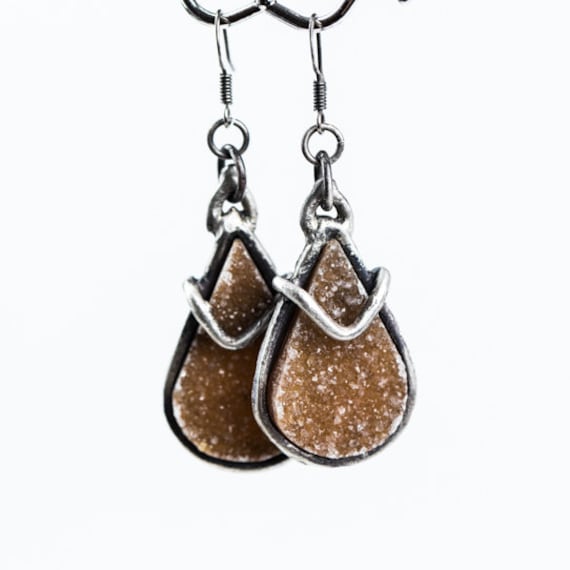Mittlere Ingwer Amethyst Druzy Macht Stück Tropfenohrringe Mittlere Ingwer Amethyst Druzy Macht Stück Tropfenohrringe von NVisionbyNicoleFoos