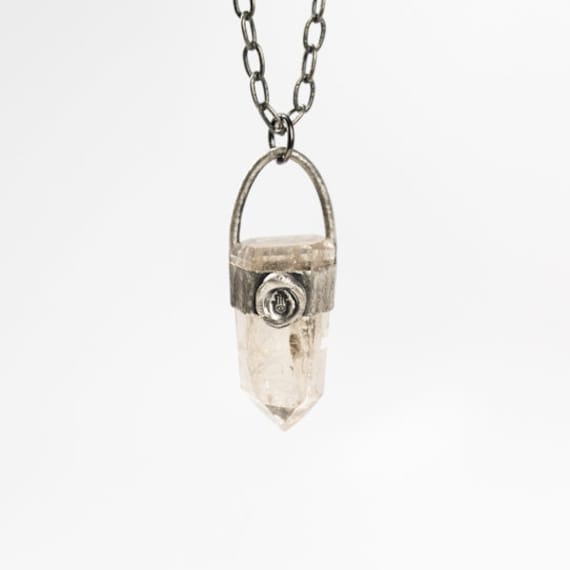 Rainbow Citrine Power Piece Pendant Mit Hamsa Emblem Rainbow Citrine Power Piece Pendant Mit Hamsa Emblem von NVisionbyNicoleFoos