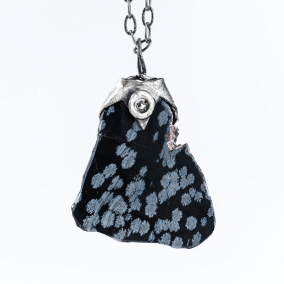 Schneeflocke Obsidian Macht Stück Anhänger Mit Ourobouros Emblem Schneeflocke Obsidian Macht Stück Anhänger Mit Ourobouros Emblem von NVisionbyNicoleFoos