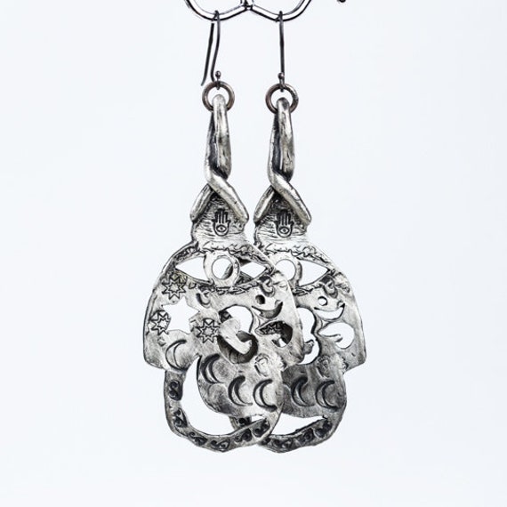 Sterling Silber Hamsa Macht Stück Ohrringe Sterling Silber Hamsa Macht Stück Ohrringe von NVisionbyNicoleFoos