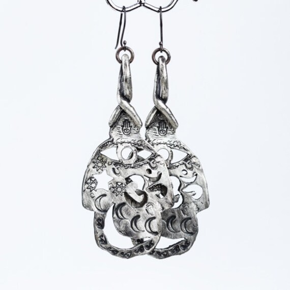 Sterling Silber Hamsa Macht Stück Ohrringe Sterling Silber Hamsa Macht Stück Ohrringe von NVisionbyNicoleFoos