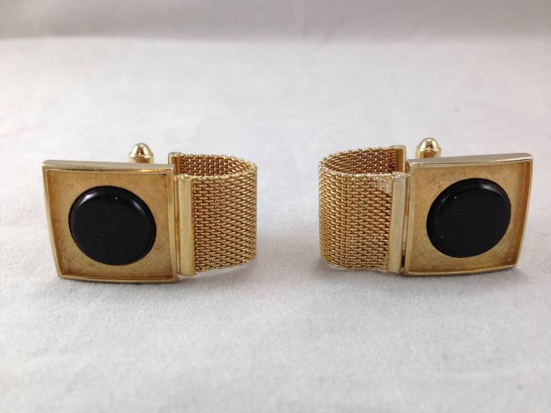 Manschettenknöpfe Von Shields Of Fifth Avenue, Goldfarben Mit Goldenem Netz Und Rundem Schwarzem Stein 04093 von NWAttic