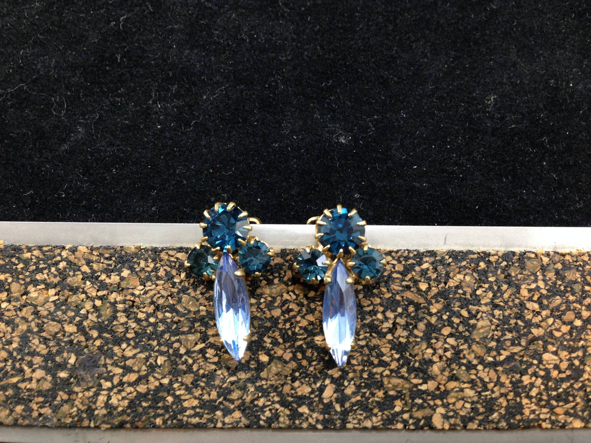 Vintage 2 Tone Blue Stone Paar Ohrclips 04898 von NWAttic