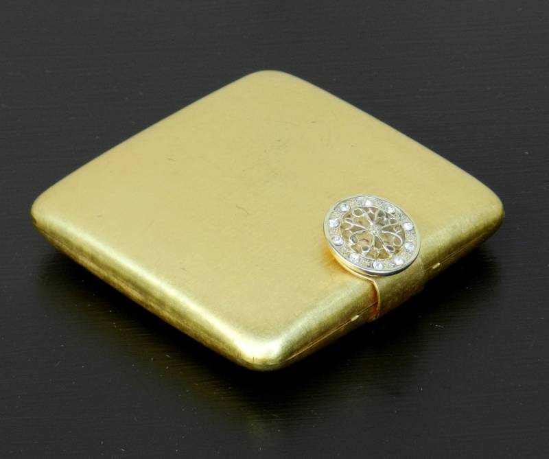 Vintage Avon "Imperial Jewel' Kompaktes Strukturiertes Goldfarbenes Metall Mit Strass Besetztem Verschluss 04325 Vintage Avon "Imperial Jewel' Kompaktes Strukturiertes Goldfarbenes Metall Mit Strass Besetztem Verschluss 04325 von NWAttic