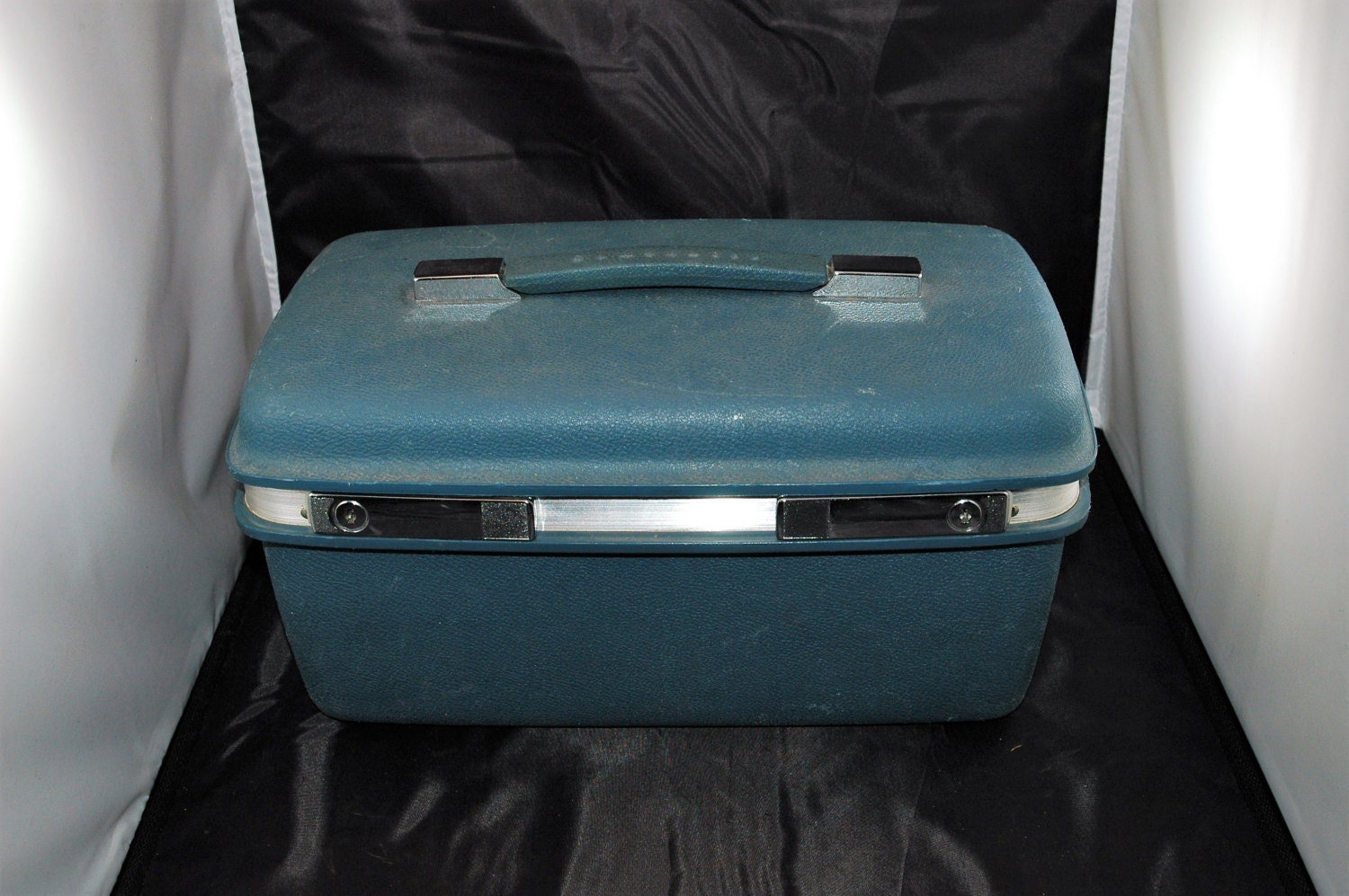 Vintage Samsonite Saturn Train Koffer Blau Mit Make-Up Tablett Und Spiegel No Key 03897 von NWAttic