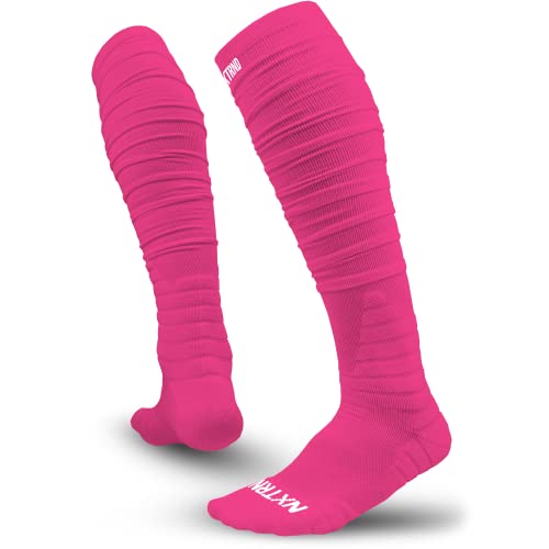 Nxtrnd XTD Scrunch Fußballsocken, extra lange gepolsterte Sportsocken für Herren & Jungen, Pink, Large von NXT NXTRND