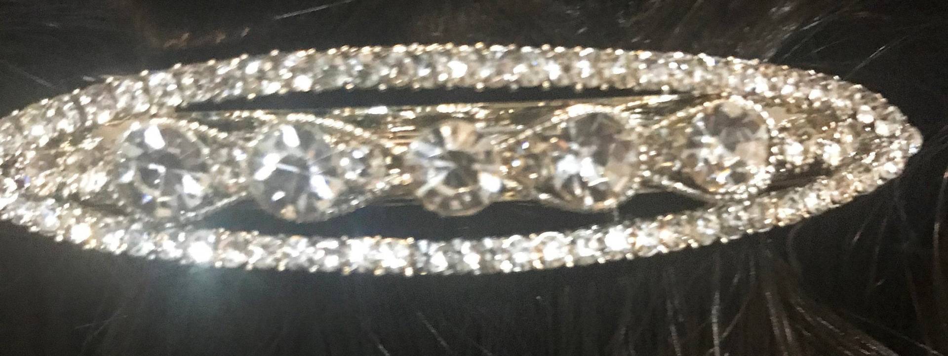 Neu Oval Silber Mit Klarem Kristall 2 1/2'' Haarspange - Hebelrücken von NYFashionAccessories