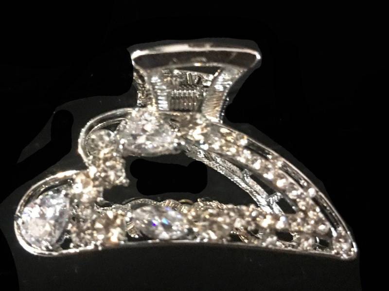 Neu Silber Mit Klarem Kristall Abstrakten Herz 2 "' Haarklammern Clip Neu Silber Mit Klarem Kristall Abstrakten Herz 2 "' Haarklammern Clip von NYFashionAccessories