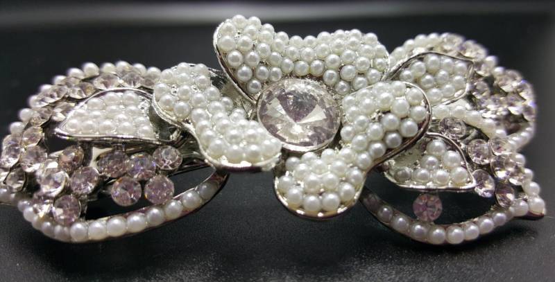 Neue Cz Kristall & Perle Floral Silber Metall 3 "' Haarspange Lever Back Neue Cz Kristall & Perle Floral Silber Metall 3 "' Haarspange Lever Back von NYFashionAccessories