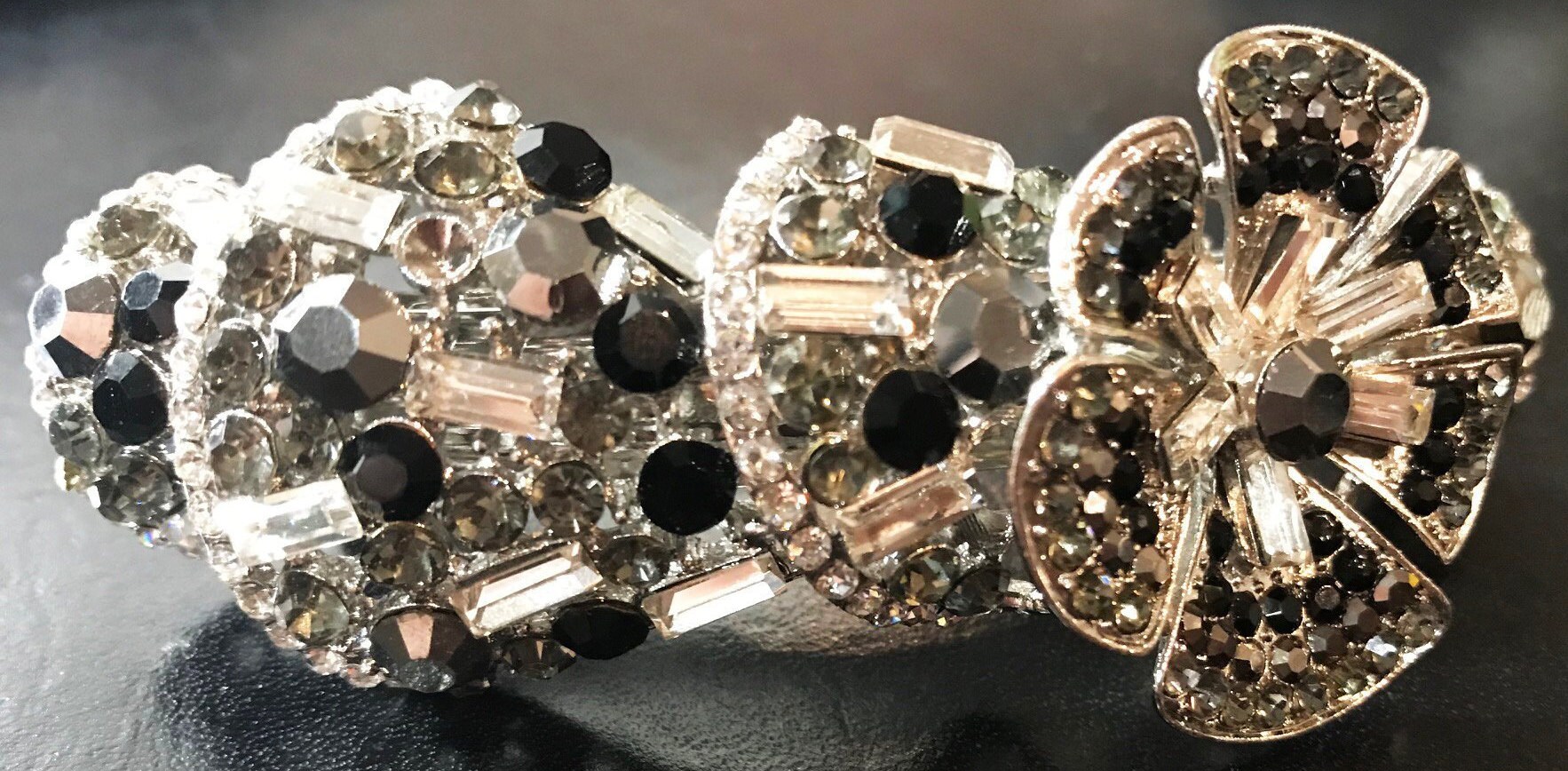 Neue Multi Form Schwarz & Klar Cluster Kristall Silber Metall Floral 4 "' Haarspange von NYFashionAccessories