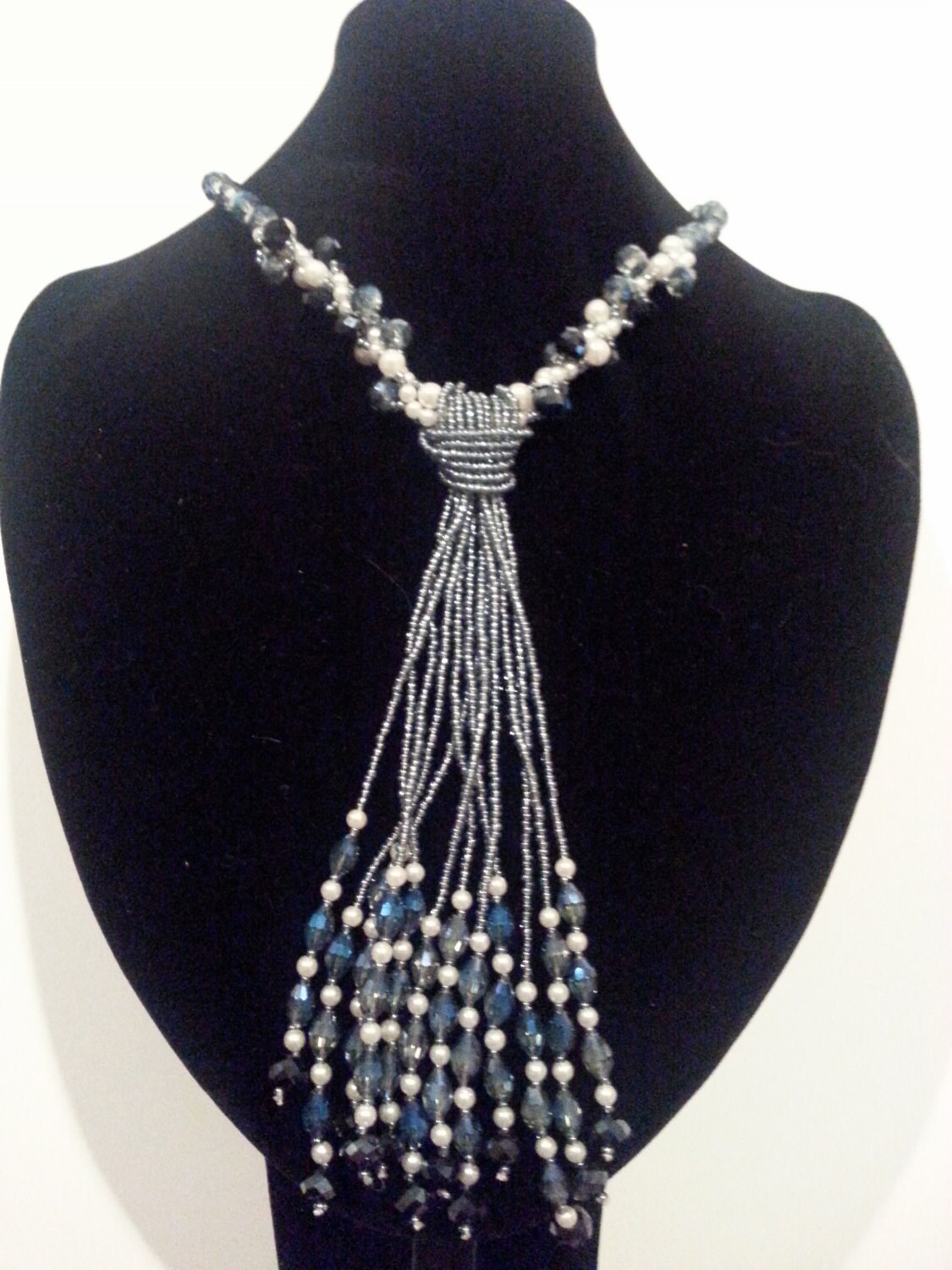 Neue Nach Maß Blau Irisierende Kristall Hand Perlen & Cluster Halskette Mit Geknotet Quaste 26 "' von NYFashionAccessories