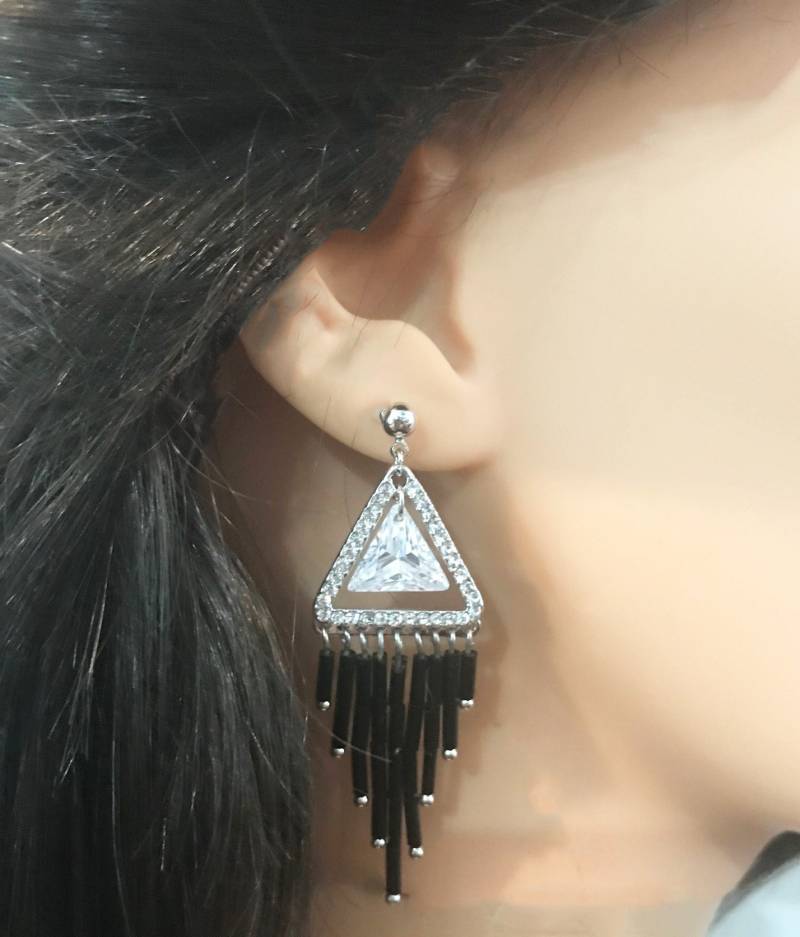 Neue Schwarz Perlen Fransen Mit Klaren Cz A Kristall Kronleuchter 2 "' Ohrhänger Neue Schwarz Perlen Fransen Mit Klaren Cz A Kristall Kronleuchter 2 "' Ohrhänger von NYFashionAccessories