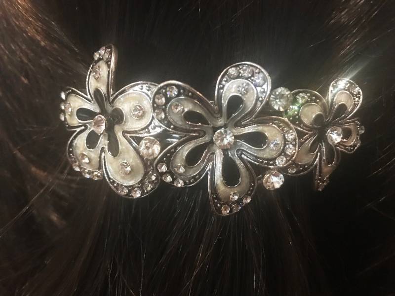 Floral Strass Haarspange Silber & Schwarz Kristall Blumen | 3 1/2 "' Floral Strass Haarspange Silber & Schwarz Kristall Blumen | 3 1/2 "' von NYFashionAccessories