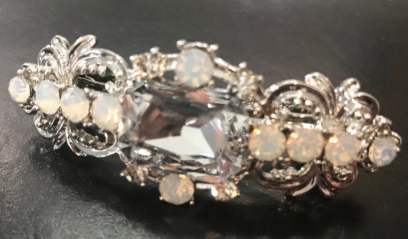 Neuer Art-Deco-strass Mit Klarem Center-Kristall Und Opal-Akzent 3 "' Breite Haarspange von NYFashionAccessories