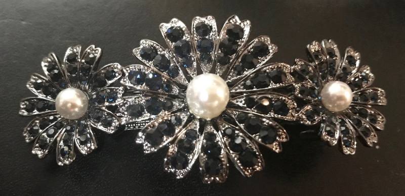 Neuer Saphir Triple Crystal Floral Mit Perle 3 1/2'' Haarspange Lever Back Neuer Saphir Triple Crystal Floral Mit Perle 3 1/2'' Haarspange Lever Back von NYFashionAccessories