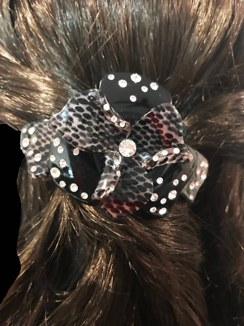 Neuer Schwarzer Tierdruck Mit Klaren Kristallblumen 3 "'haarspange Neuer Schwarzer Tierdruck Mit Klaren Kristallblumen 3 "'haarspange von NYFashionAccessories