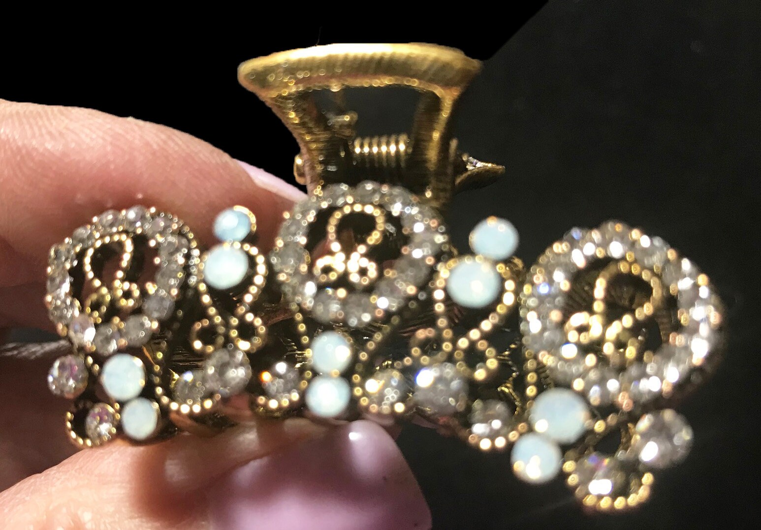 Neues Antikes Gold Mit Klarem Kristall Und Opal 1 1/2 "' Haarklemme von NYFashionAccessories