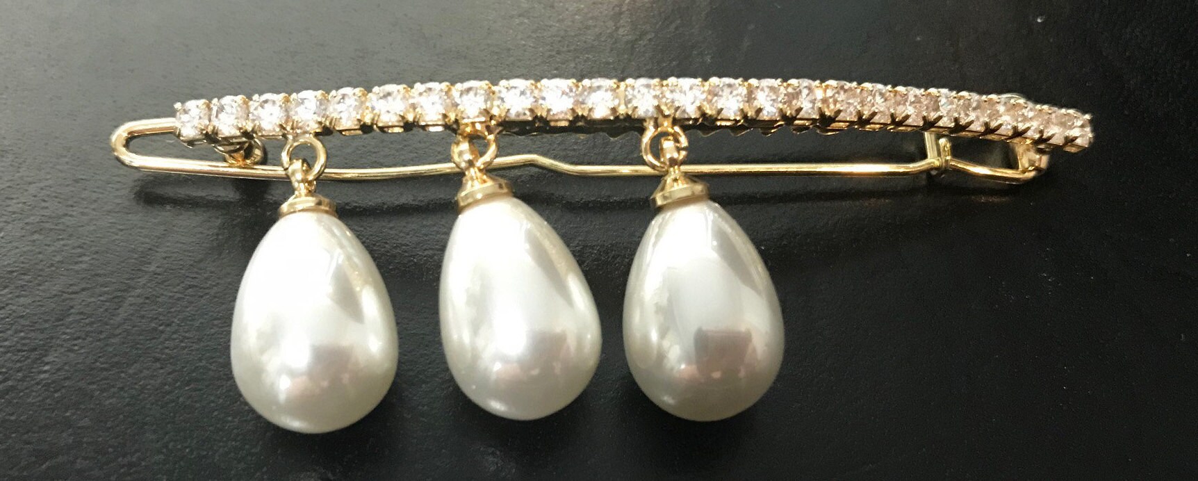 Neues Gold Mit Klarem Kristall 3 Baumelnden Perlen 2 1/2'' Haarspange von NYFashionAccessories