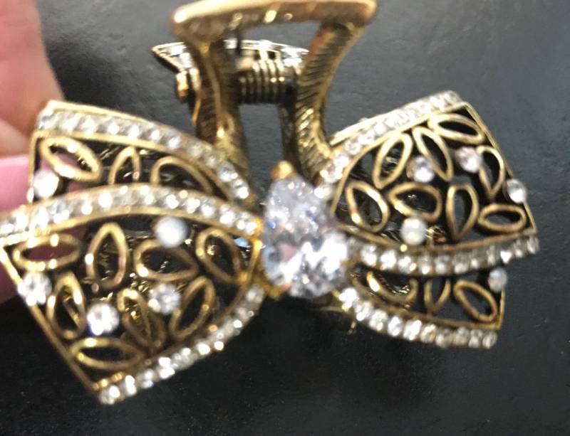 Neues Gold Mit Klarem Kristall Cz & Strass Schleife 2'' Haarklemme Neues Gold Mit Klarem Kristall Cz & Strass Schleife 2'' Haarklemme von NYFashionAccessories