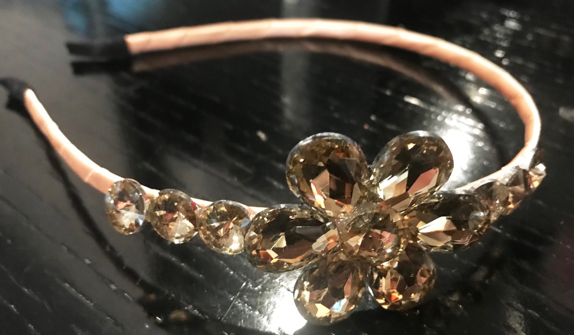 Neues Helles Champagner Blumen Kristall Stirnband von NYFashionAccessories