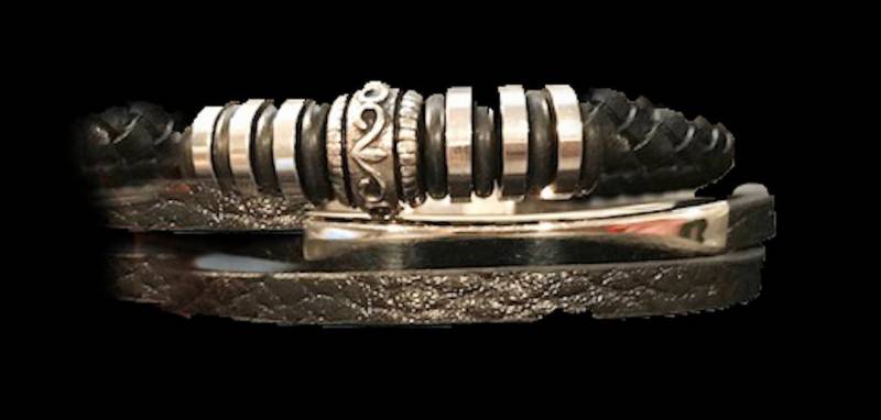 Neues Herren Armband Schwarz 3-Fach Leder 9'' Mit Silbernen Bandbesatz - Magnetverschluss Neues Herren Armband Schwarz 3-Fach Leder 9'' Mit Silbernen Bandbesatz - Magnetverschluss von NYFashionAccessories